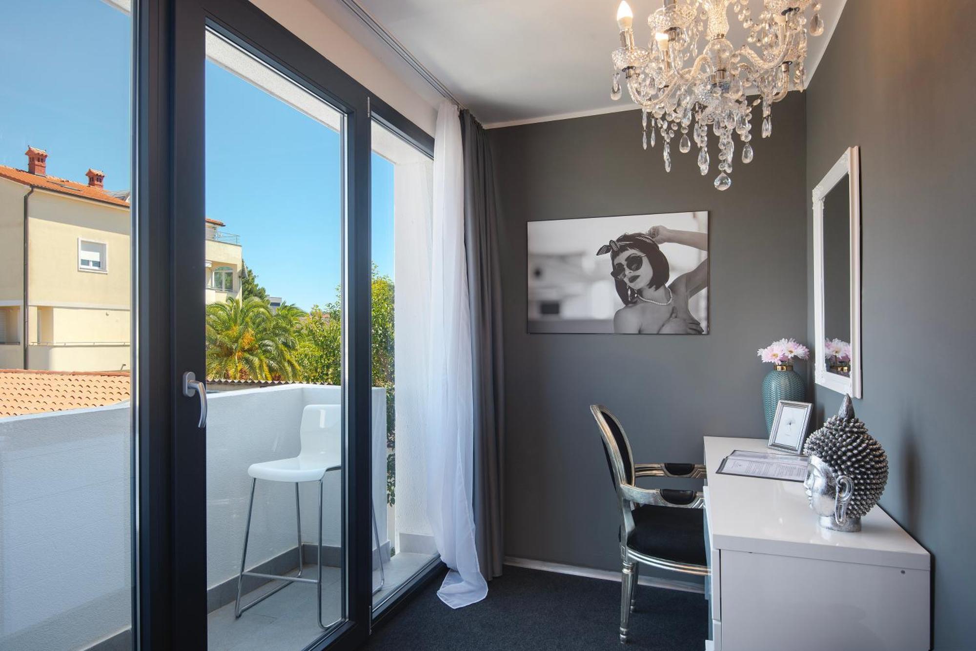 Boutique Hotel Chevalier By Bura Hotels - Adults Only Медулин Екстериор снимка