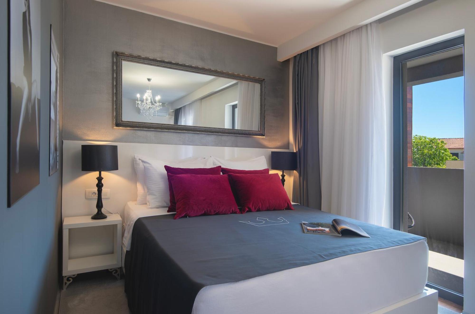 Boutique Hotel Chevalier By Bura Hotels - Adults Only Медулин Екстериор снимка