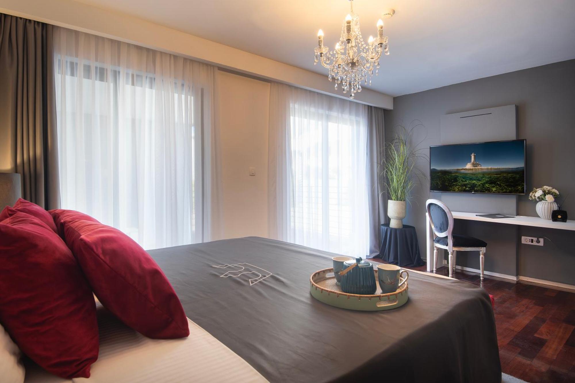 Boutique Hotel Chevalier By Bura Hotels - Adults Only Медулин Екстериор снимка