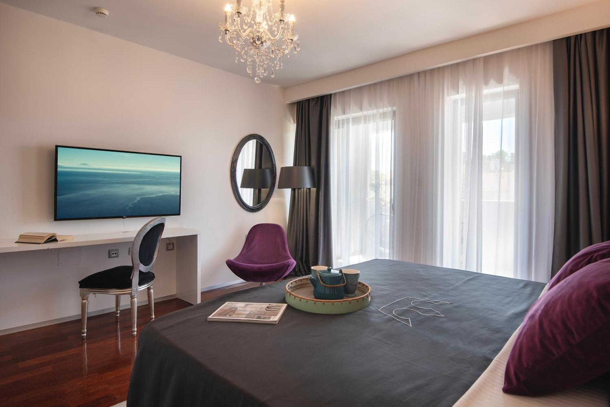Boutique Hotel Chevalier By Bura Hotels - Adults Only Медулин Екстериор снимка